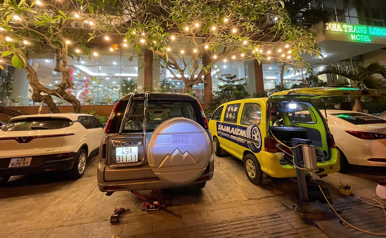 Vá lốp ô tô Nha Trang
